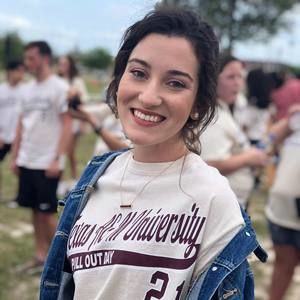 Meet your Posher, Caroline